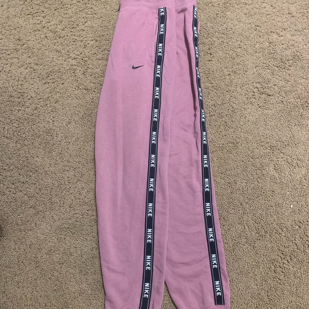 Nike pink sweatpants